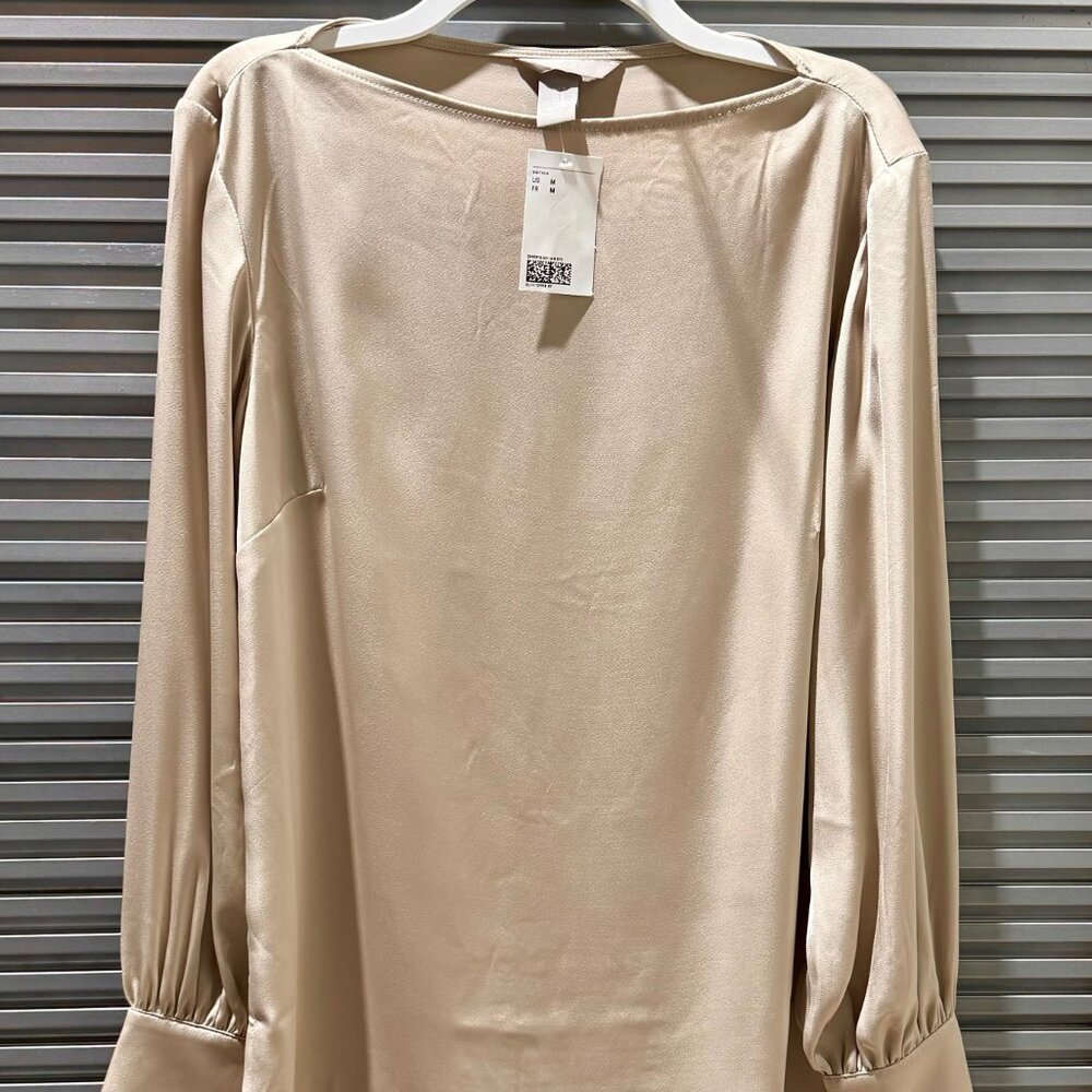 NWT H&M  Blouse Balloon Sleeve - M